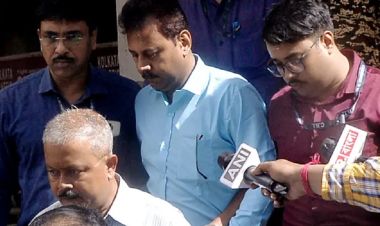 कोलकोता बलात्कार घटनाः मेडिकल कलेजका पुर्व प्रमुख र पुलिस स्टेशन इन्चार्ज प्रक्राउ