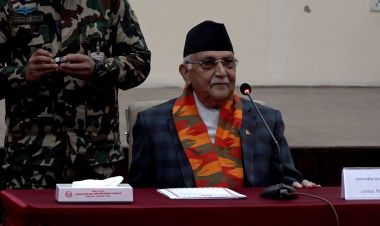 आज एनपिएलको ट्रफी सार्वजनिक गर्दै प्रधानमन्त्री ओली 