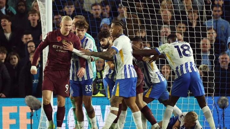  इंग्लिस प्रिमियर लिग फुटबलः म्यानचेस्टर सिटी पराजित