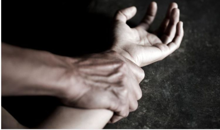  एक व्यक्ति जसले आफ्नी  श्रीमतीलाई परपुरुषबाट गराए ७२ पटक बलात्कार 