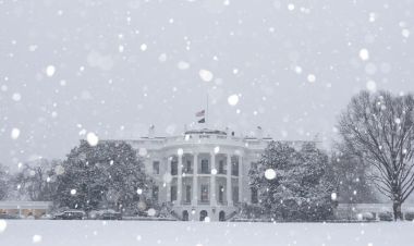   हिम आँधीको चपेटामा विश्वकै शक्तिशाली भवन ह्वाईट हाउस