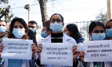  आन्दोलनरत चिकित्सकलाई नरोकेसम्म भत्ता नदिने मेडिकल कलेज सञ्चालकको धम्की 