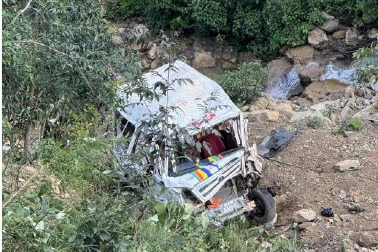 सल्यानको कपुरकोटमा गाडी दुर्घटना, तीन जनाको मृत्यु