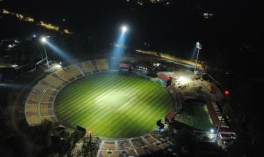  ‘अन्डर लाइट्स’ टी–२०आई शृंखला पहिलो खेलः नेपालले यूएईसँग खेल्दै